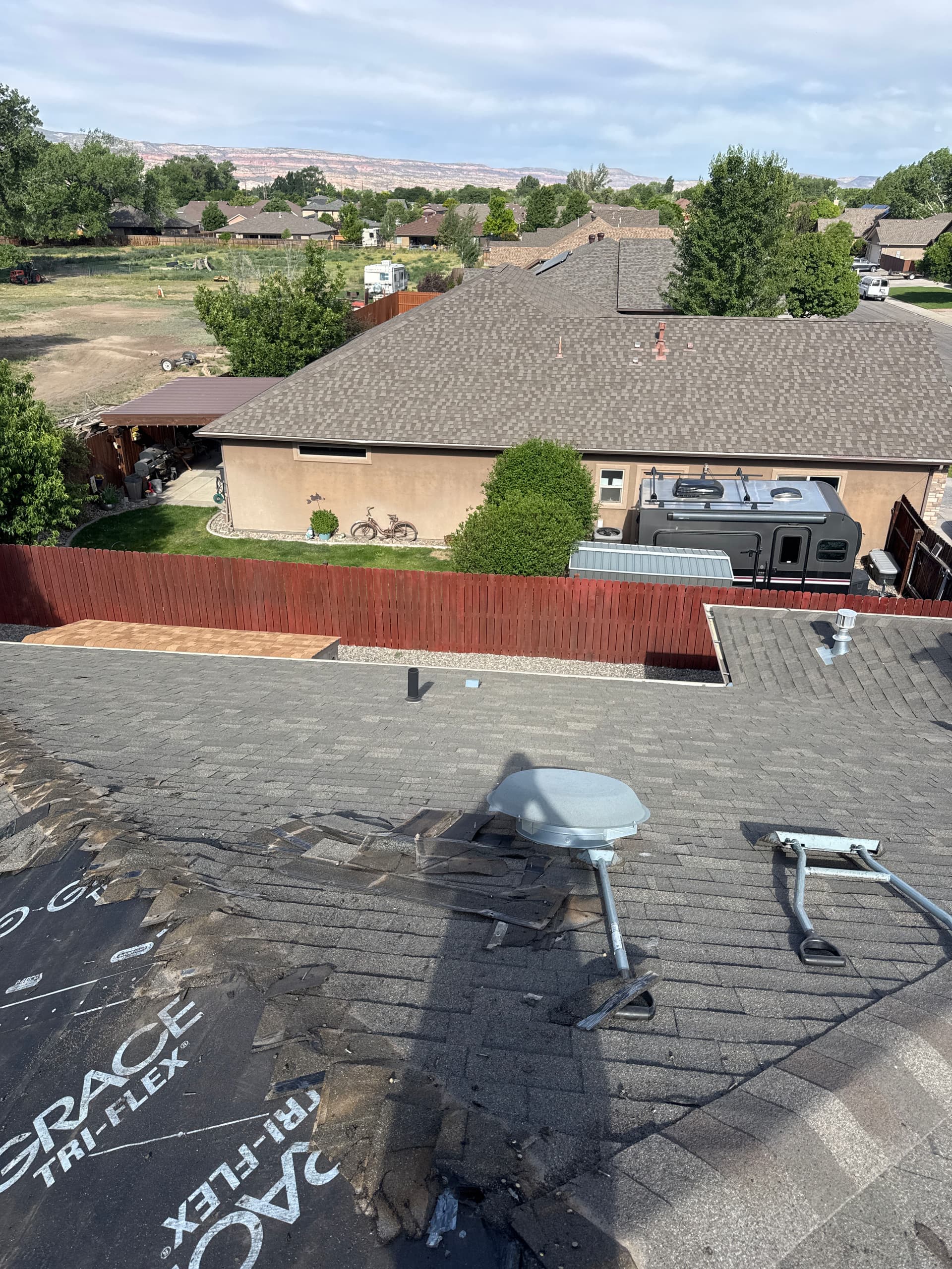 Gallery photos for Full Roof Tear-Off and Replacement the Right Way: Image #2